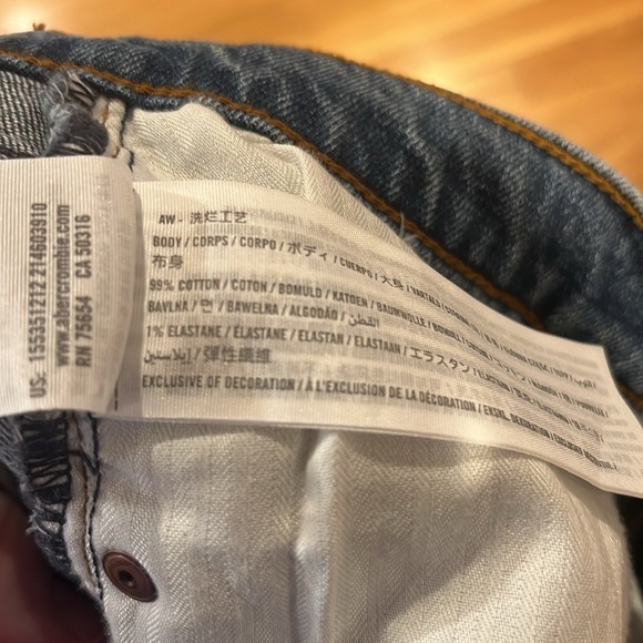 Abercrombie & Fitch the 90s slim straight ultra high rise jeans size 28/6L. - Picture 10 of 11